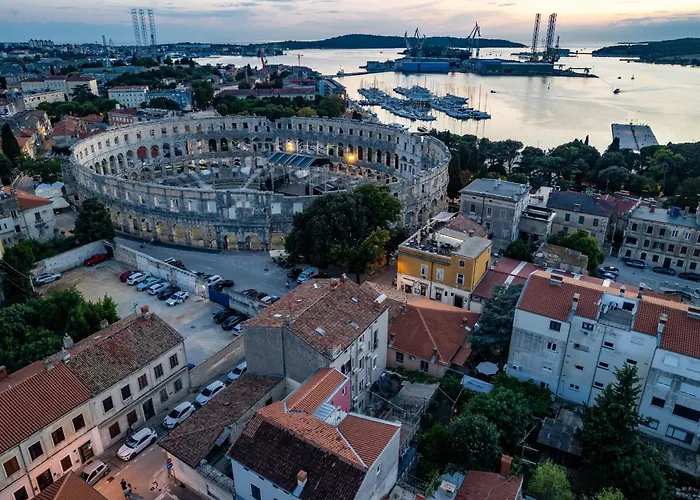 Capitolina - Center Apartament Pula
