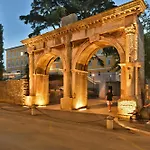 Capitolina - Center Póla
