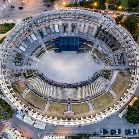 Daire Capitolina - Center *