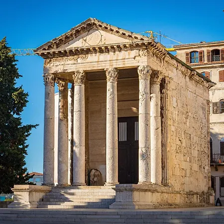 Capitolina - Center Póla
