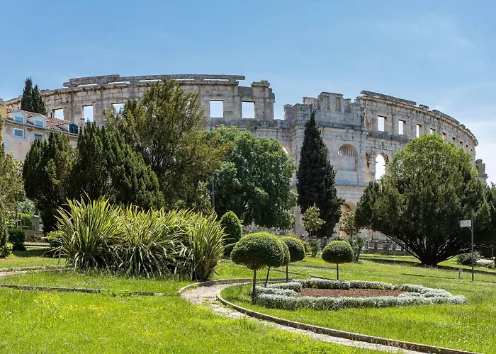 Capitolina - Center Daire Pula