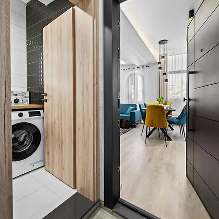 Capitolina - Center *